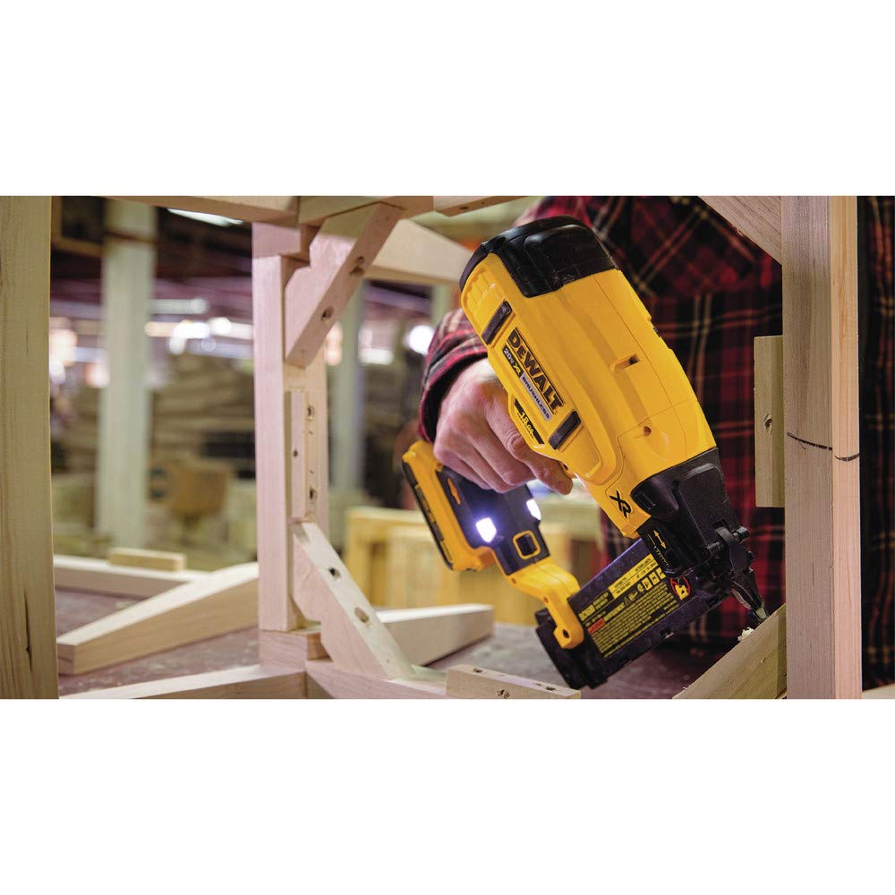 20V MAX Cordless Brad Nailer Kit 18GA M918