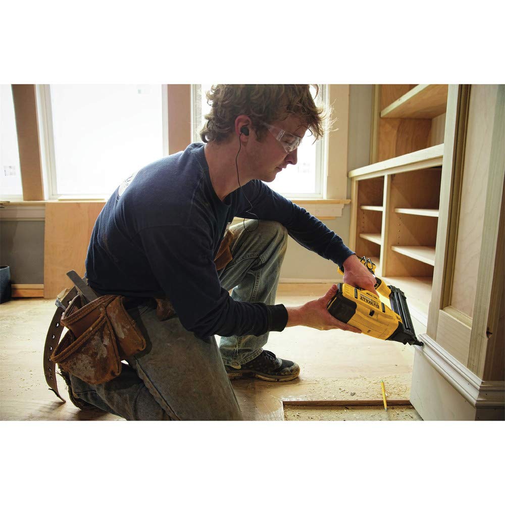 20V MAX Cordless Brad Nailer Kit 18GA M918