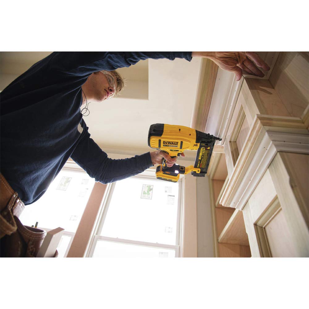 20V MAX Cordless Brad Nailer Kit 18GA M918