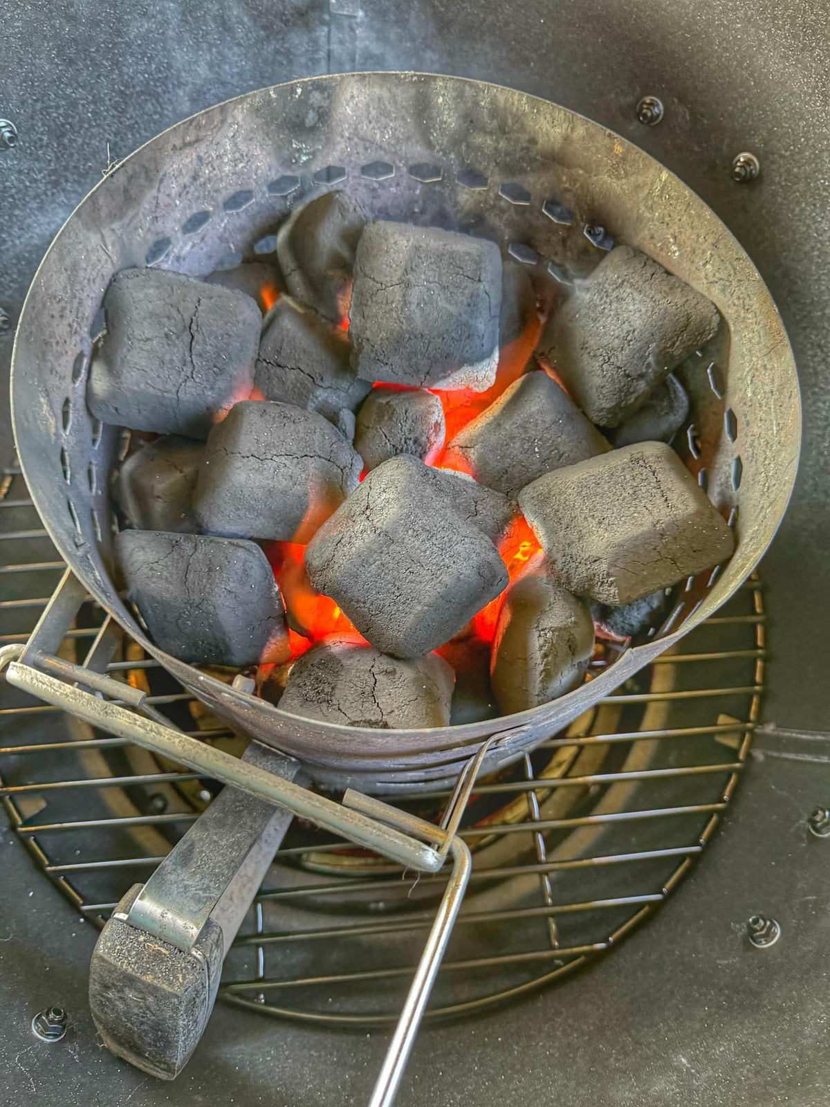 XL Quebracho Hardwood Briquets, Natural Wood Charcoal with Cassava Starch (10 LB) E336086